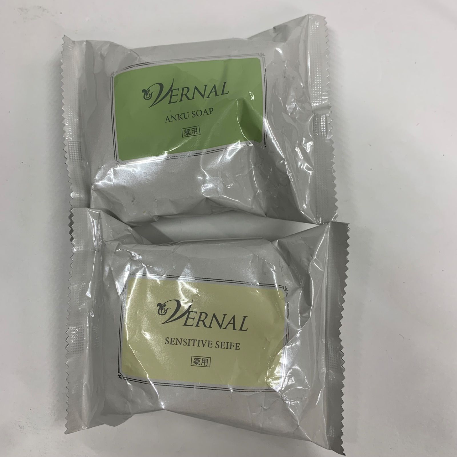 F2885 VERNAL ヴァーナル 薬用アンクソープ 90g・薬用センシティブ 