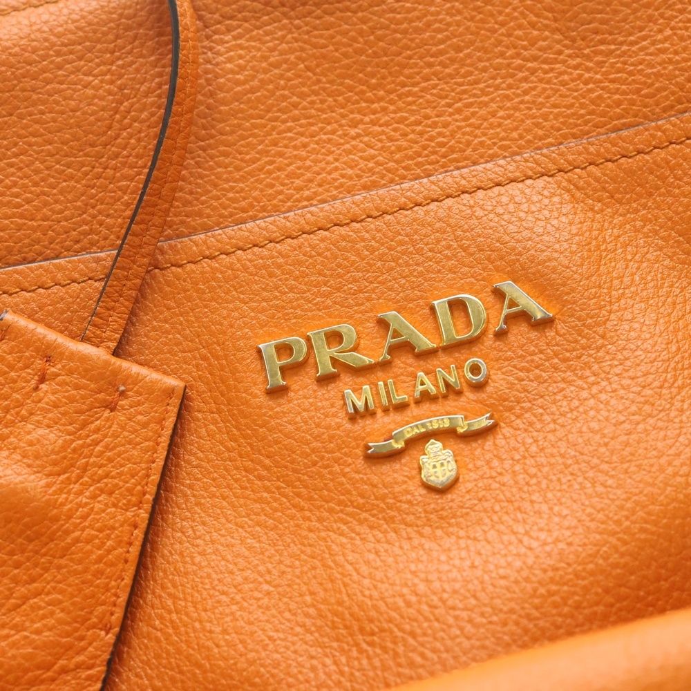 PRADA (プラダ) レザー トートバッグ オレンジ - メルカリ
