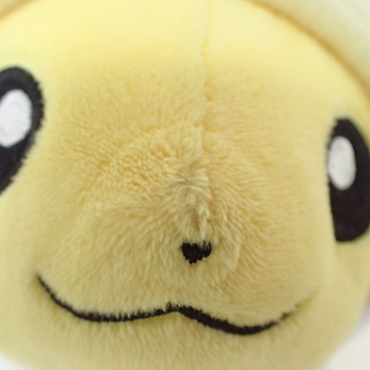 ポケモンセンター ぬいぐるみ メガタブンネのポンチョを着たピカチュウ 