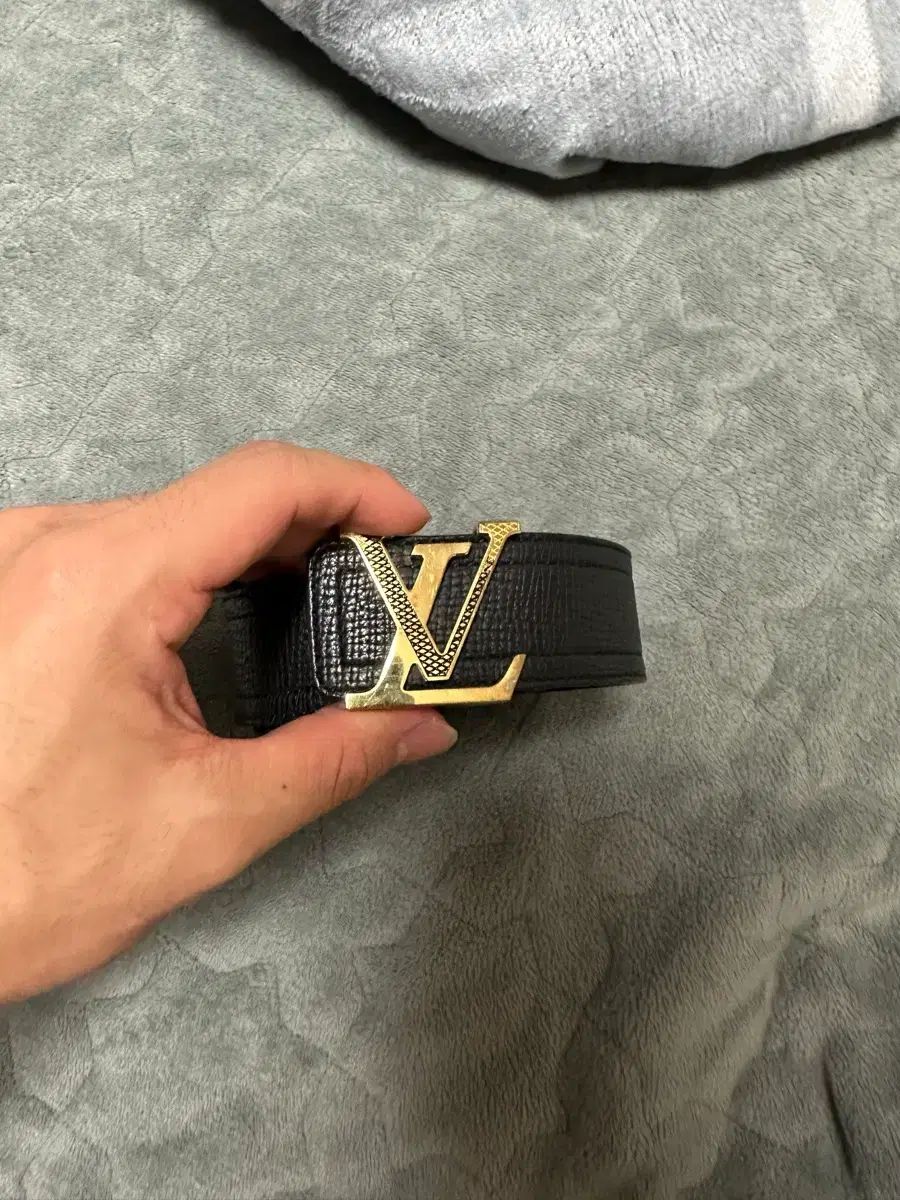 定番人気，新品】 ルイヴィトン LV イニシャル ブラック ベルト