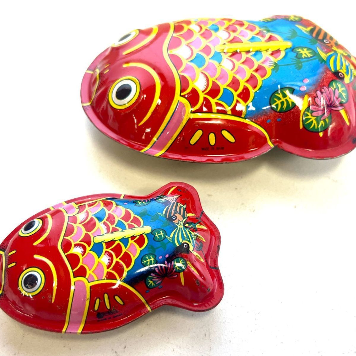 昭和レトロ】ブリキ製 金魚の風呂用玩具 大小 2個セット - メルカリ