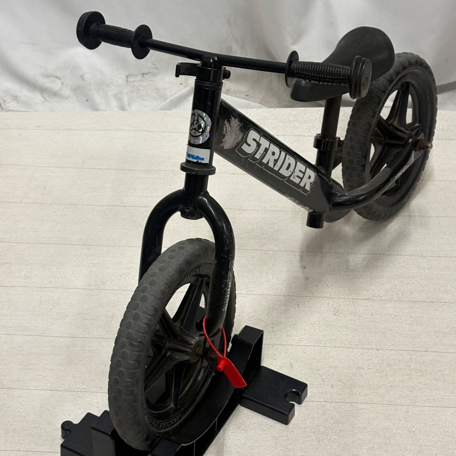 お買い得，限定セール STRIDER ストライダー ブラック 12インチ