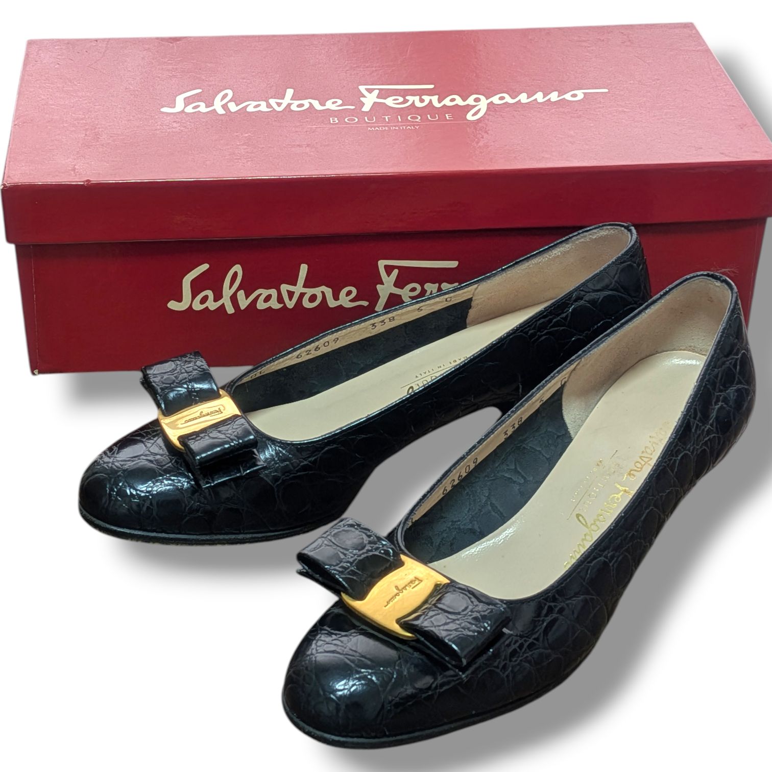 Salvatore Ferragamo サルヴァトーレフェラガモ パンプス 型押し 