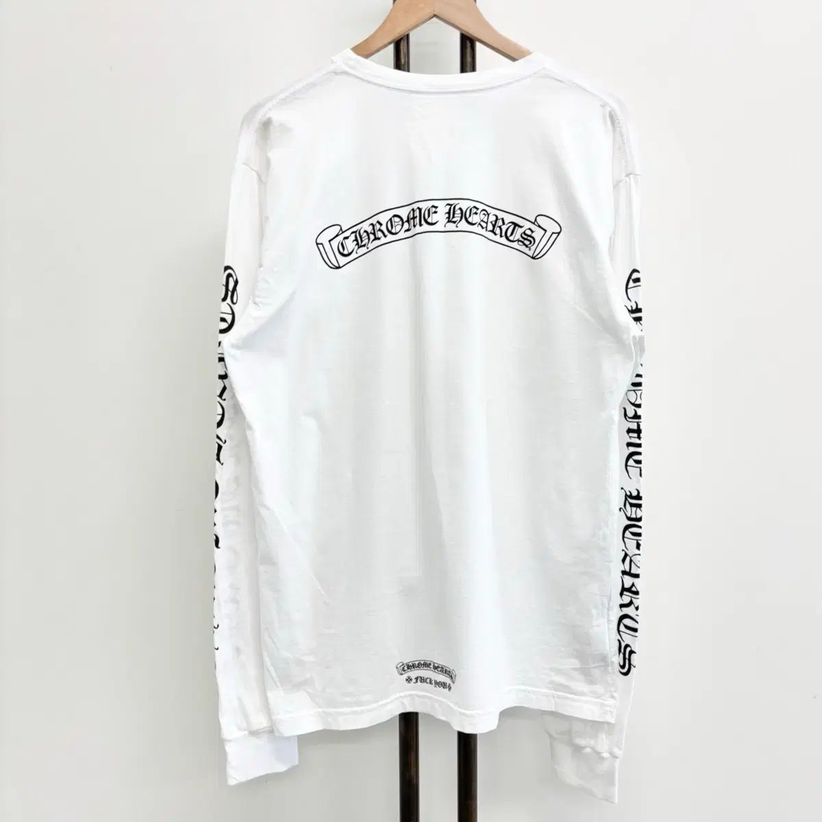 XL クロムハーツ スクロールラベル ロング スリーブ - メルカリ