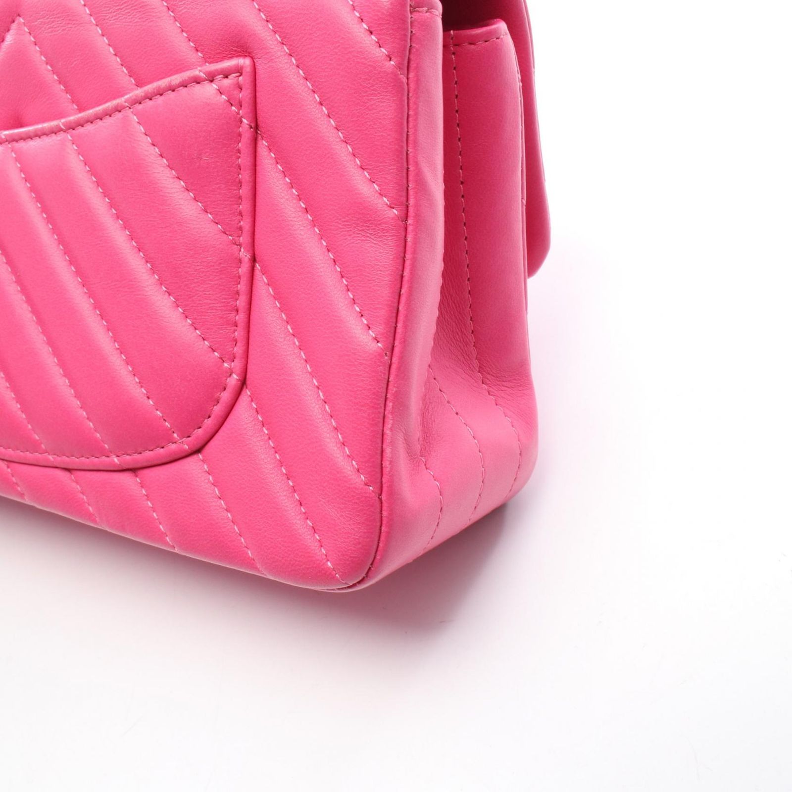 シャネル CHANEL ショルダーバッグ シェブロン Vステッチ ミニ 20 
