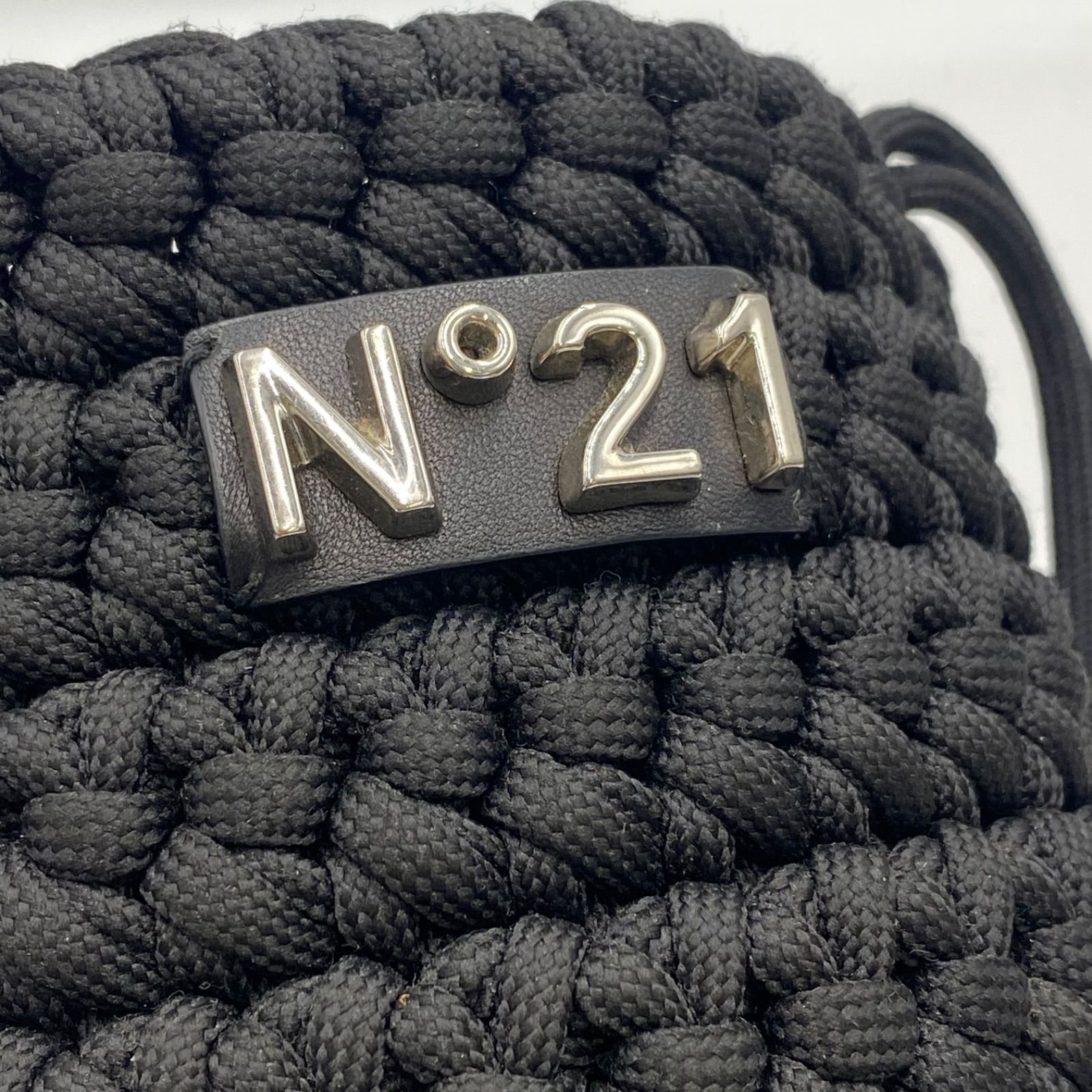 美品 N°21 ヌメロ ヴェントゥーノ ロープ編み ショルダーバッグ 斜 