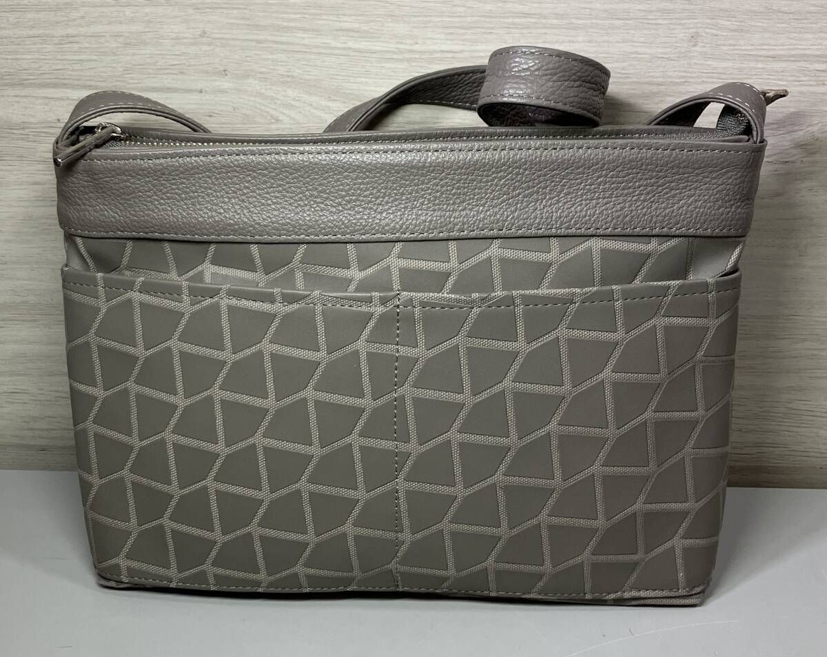 レディース 極美品☆chi.wata チワタ レザーショルダーバッグ 半月型 