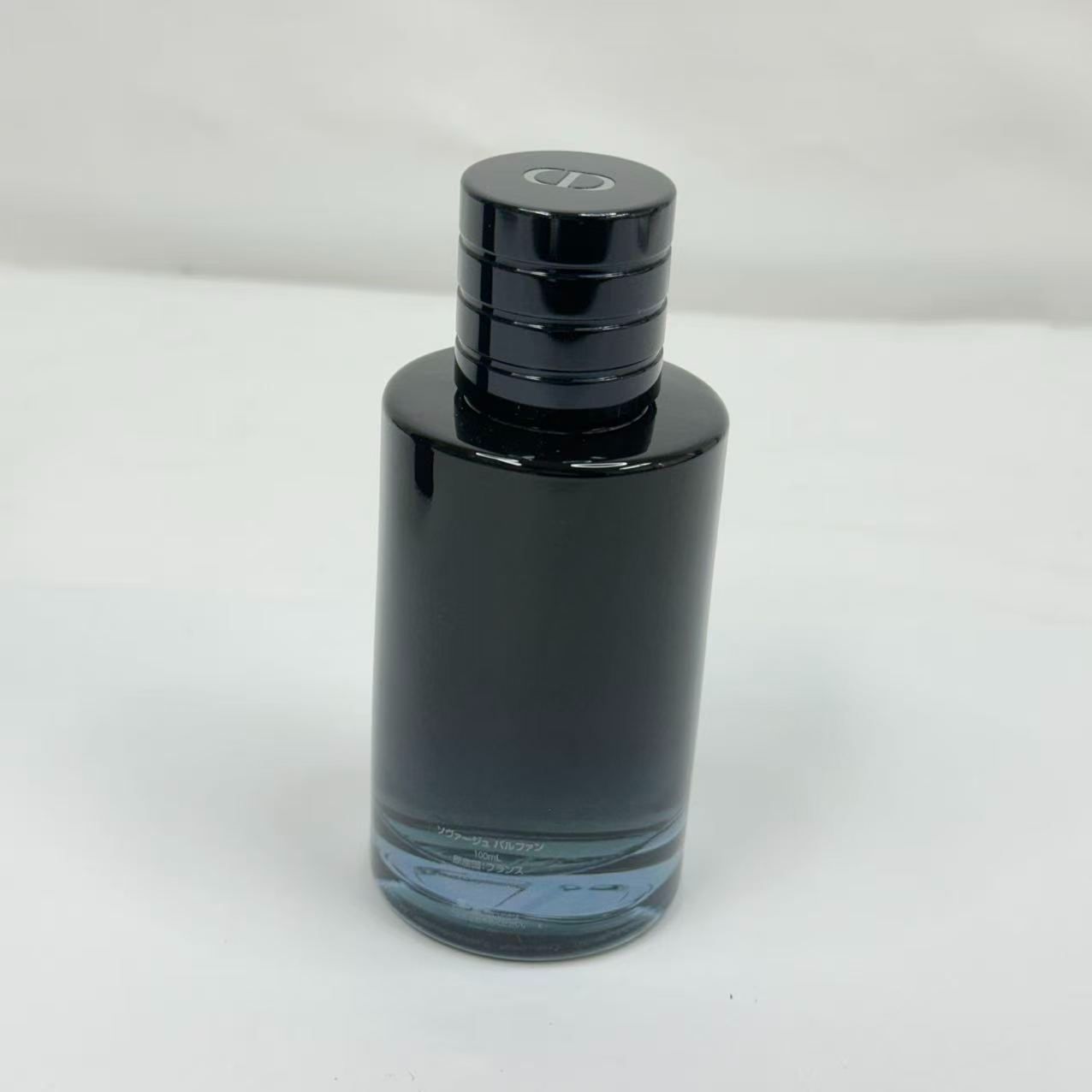 ソヴァージュ　パルファン100mL 残り9割 残量9割以上 Dior ソヴァージュ パルファン 100ml - メルカリ