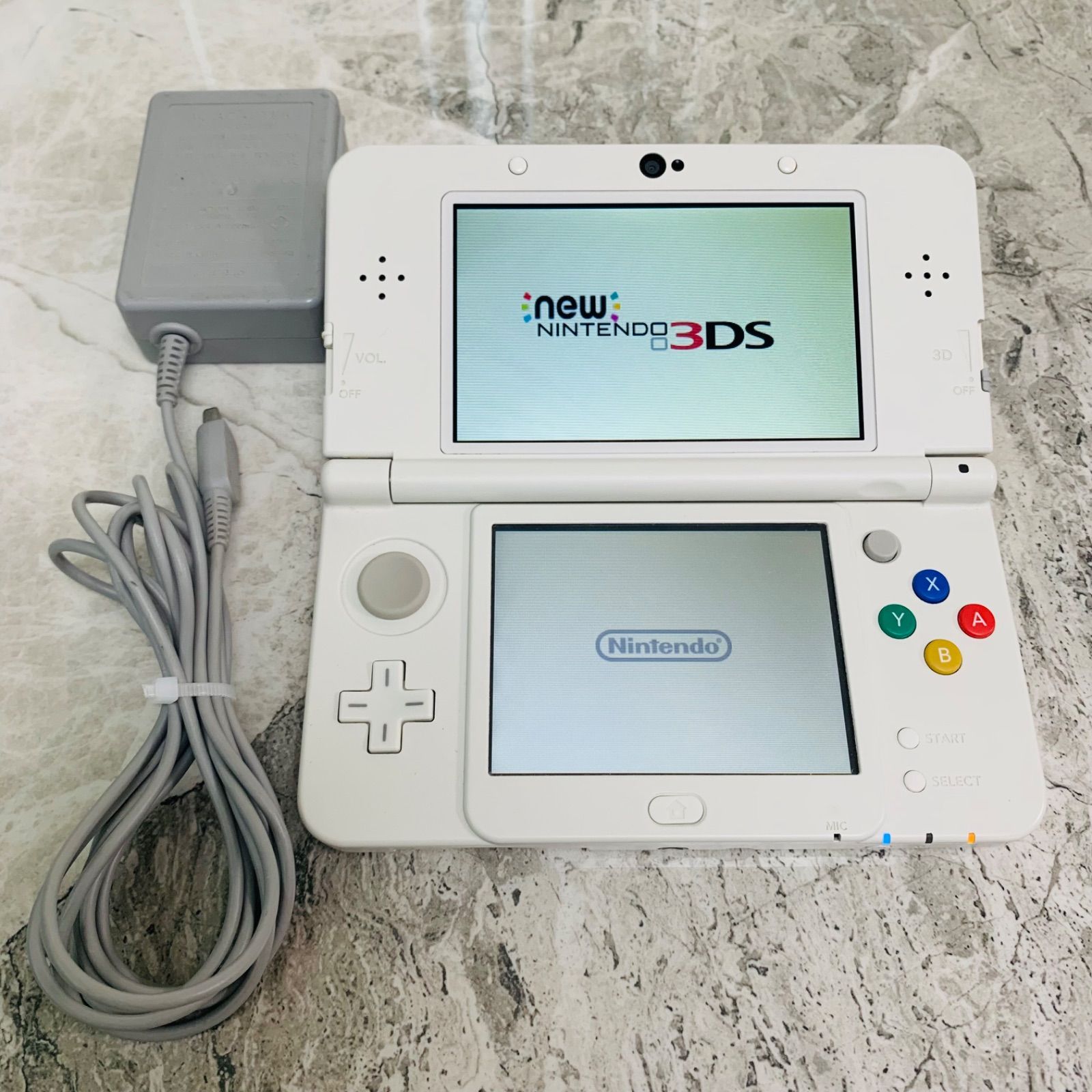 New Nintendo 3DS ホワイト - メルカリ