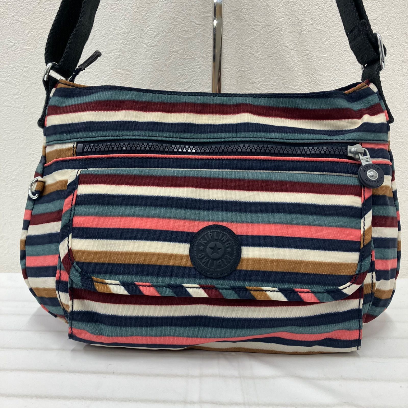 1061 KIPLING キプリング ショルダーバッグ 斜めがけ 紐調節可能 