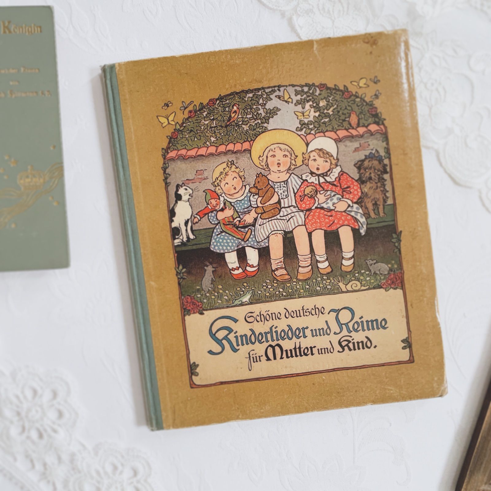 稀少1892年アンティーク愛らしい挿絵の絵本モードハンフリー洋書　童話　古書 Snowdrop Postcards アンティークポストカード専門店