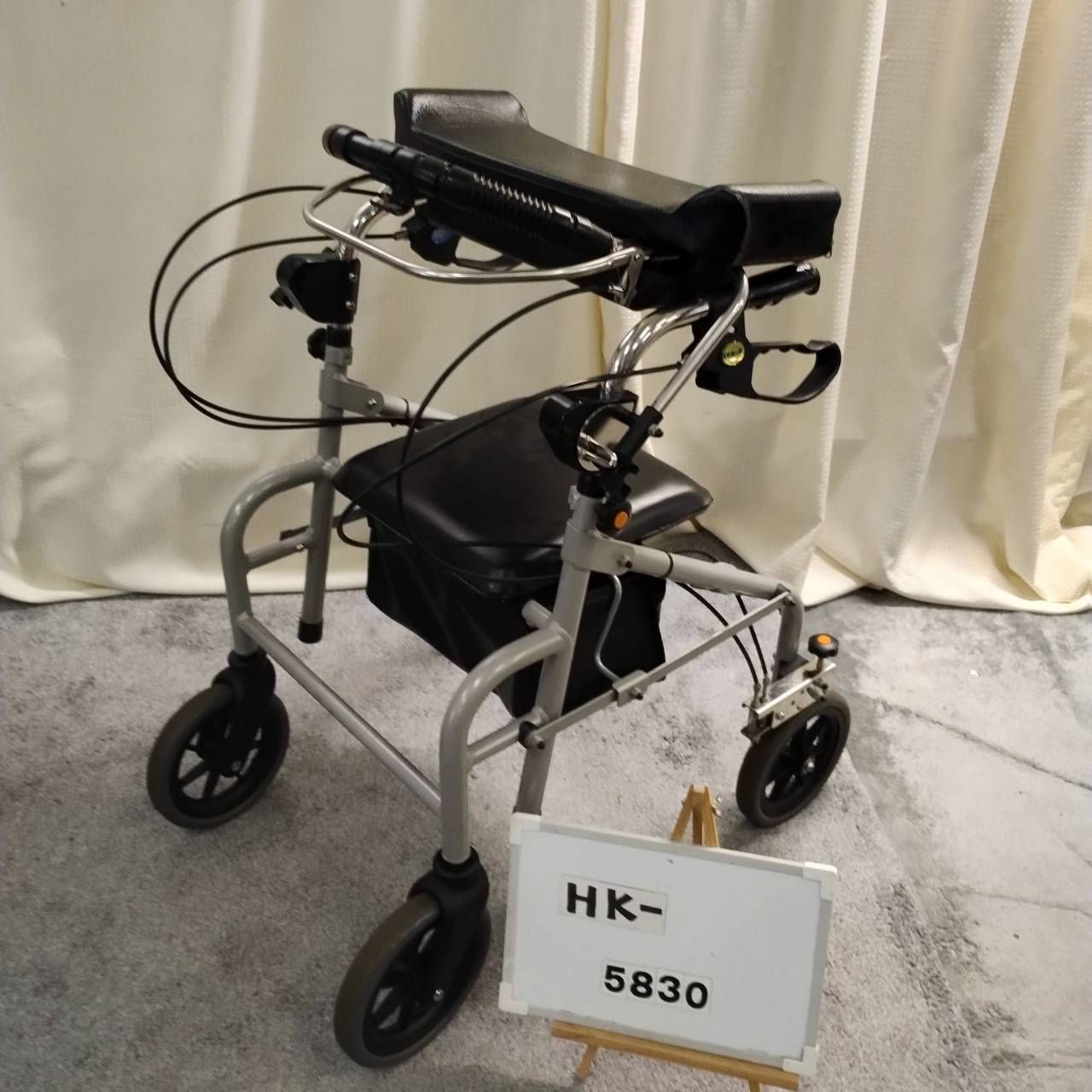 HK-5830)ウェルパートナーズ ラビット WA-2 前腕支持型 歩行補助車