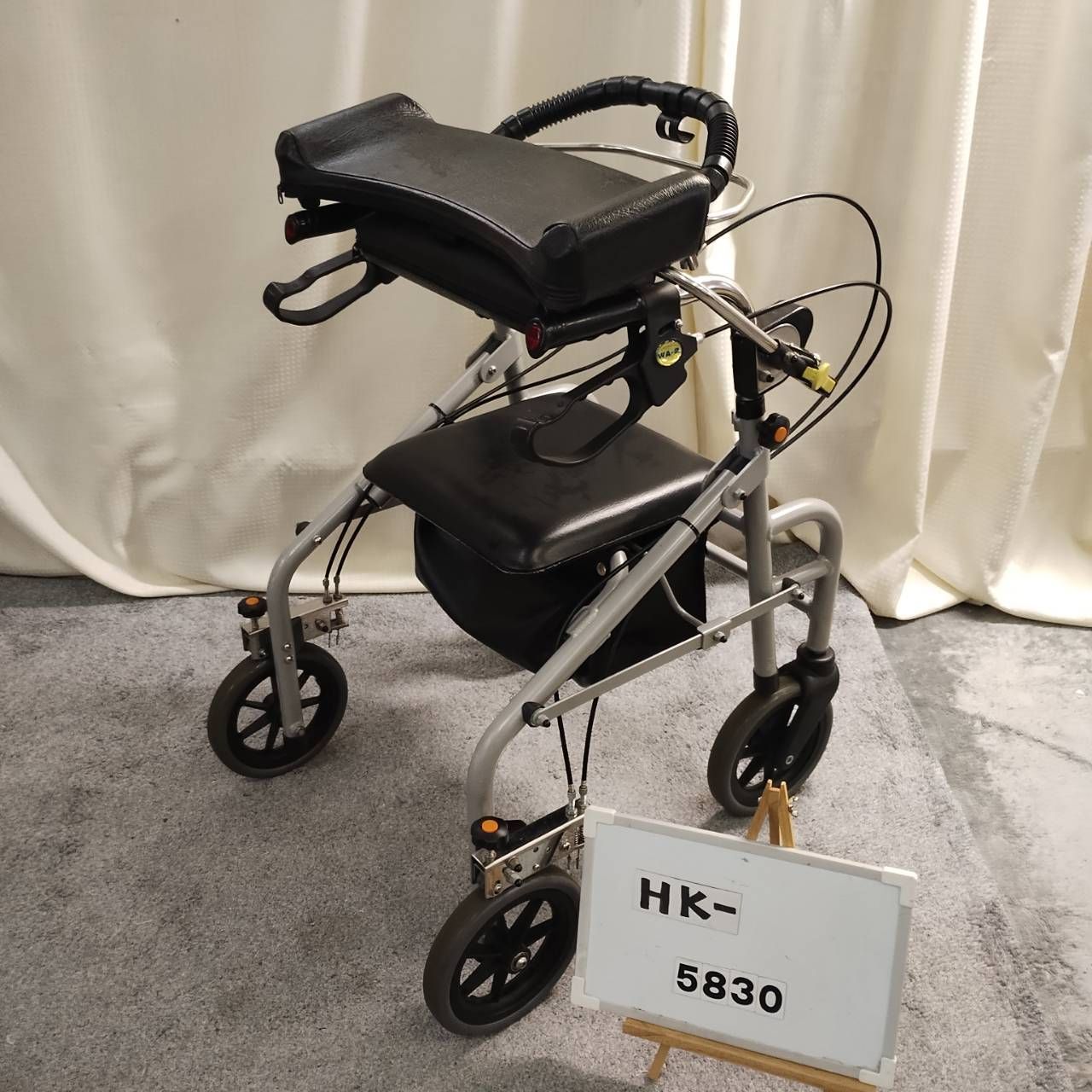 HK-5830)ウェルパートナーズ ラビット WA-2 前腕支持型 歩行補助車