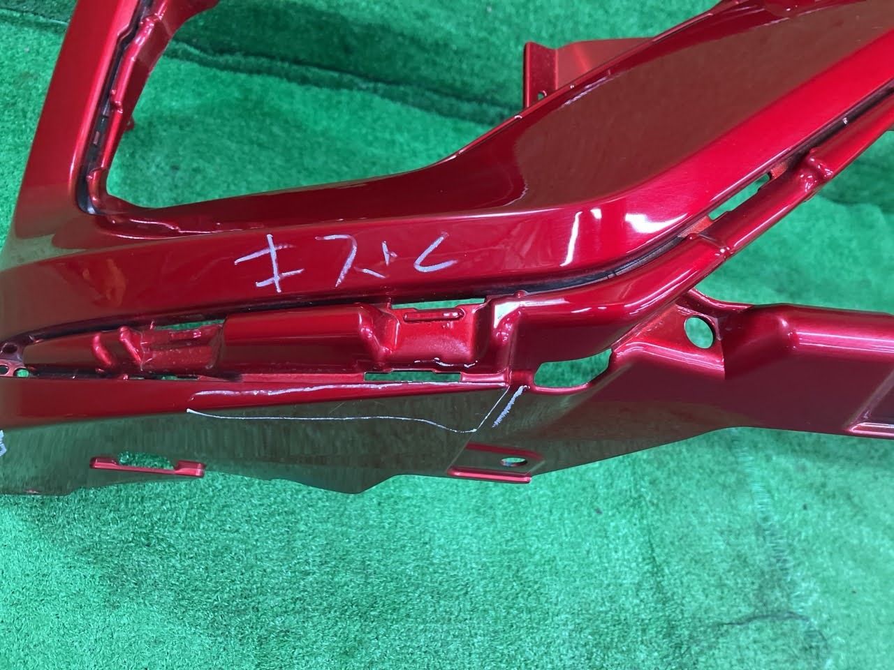 フィット GP6 フロントバンパーフェース ハイブリッド S ホンダ