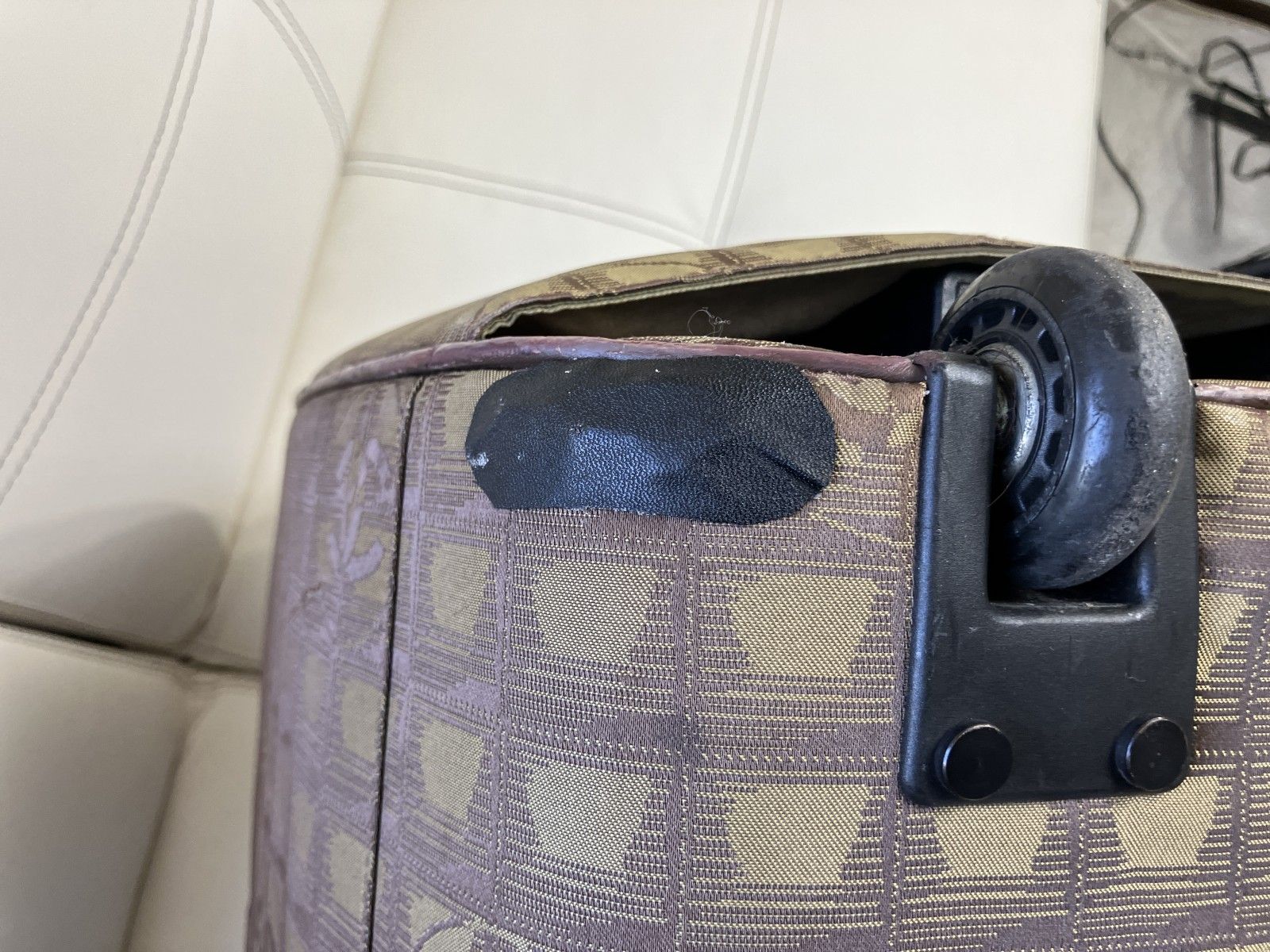 CHANEL シャネル ニュートラベル キャリーバッグ 縦45cm 横40cm 幅 