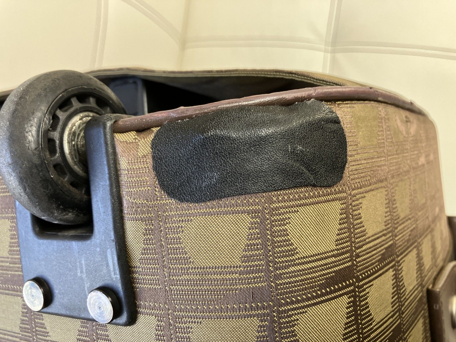 CHANEL シャネル ニュートラベル キャリーバッグ 縦45cm 横40cm 幅 