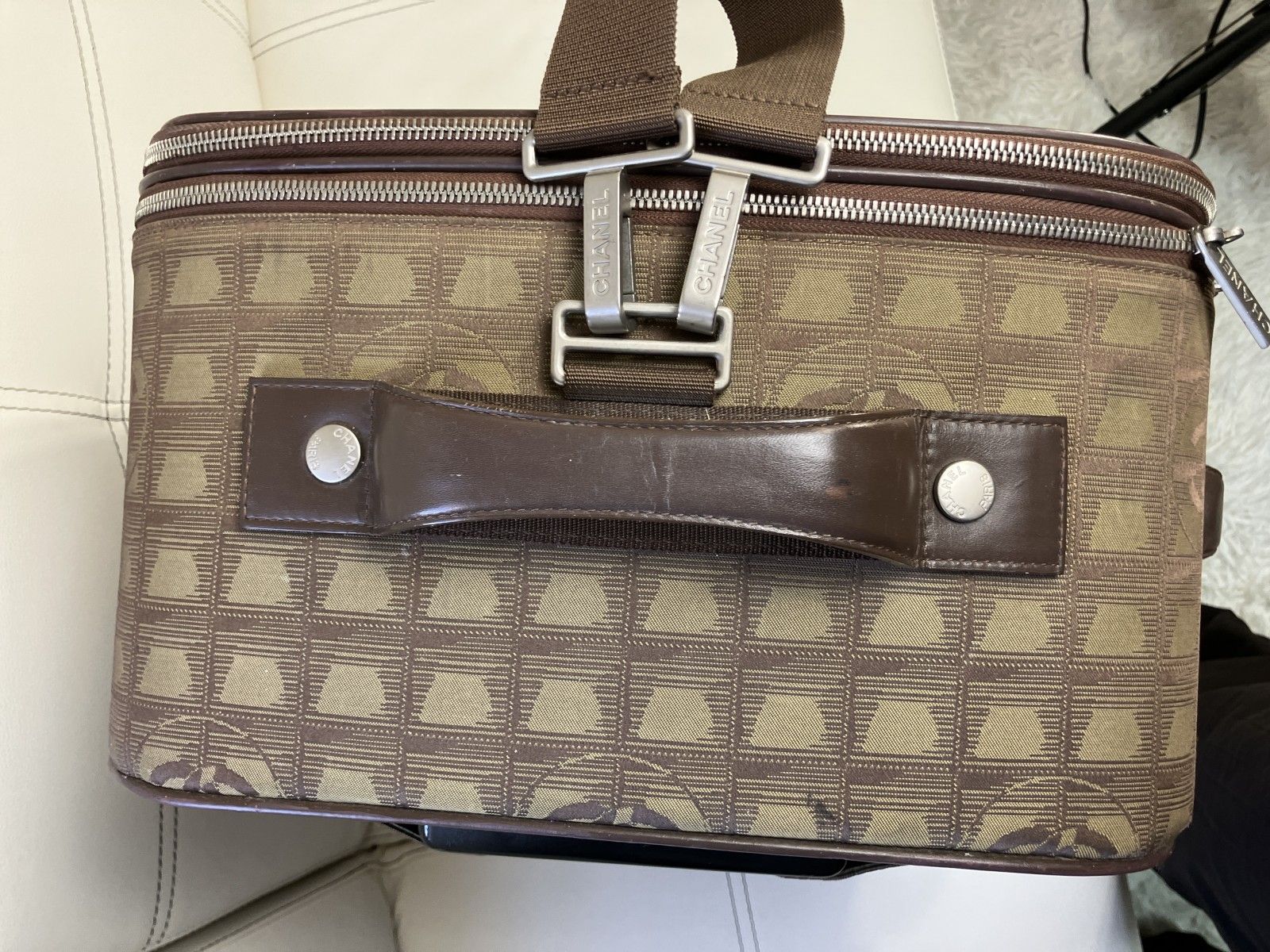 CHANEL シャネル ニュートラベル キャリーバッグ 縦45cm 横40cm 幅