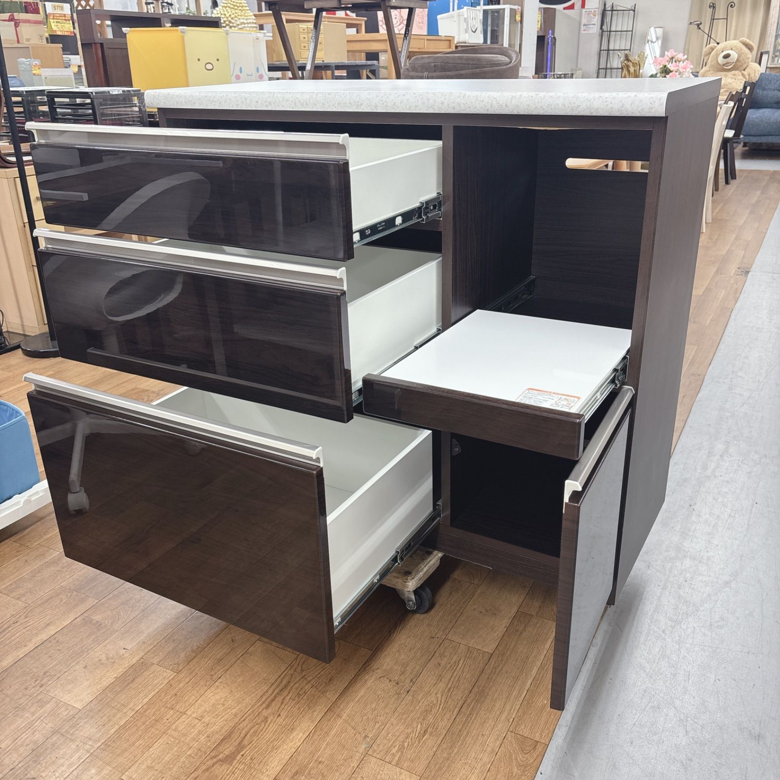 I309 ? 名古屋市近郊配送設置無料！ NITORI キッチンカウンター 食器 