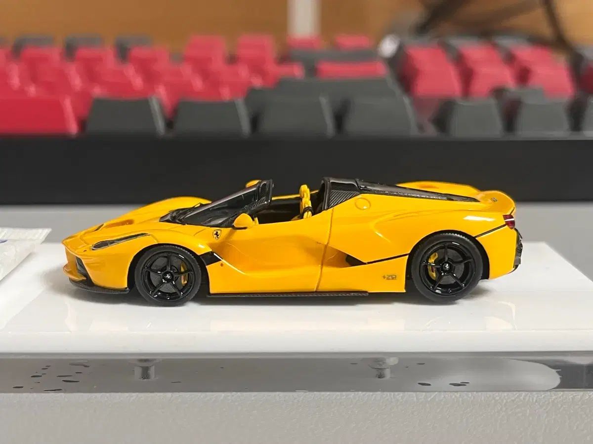 dmh 1/64 ラフェラーリ【超希少】 DMH 1/64 ラフェラーリ Amazon | 1/64