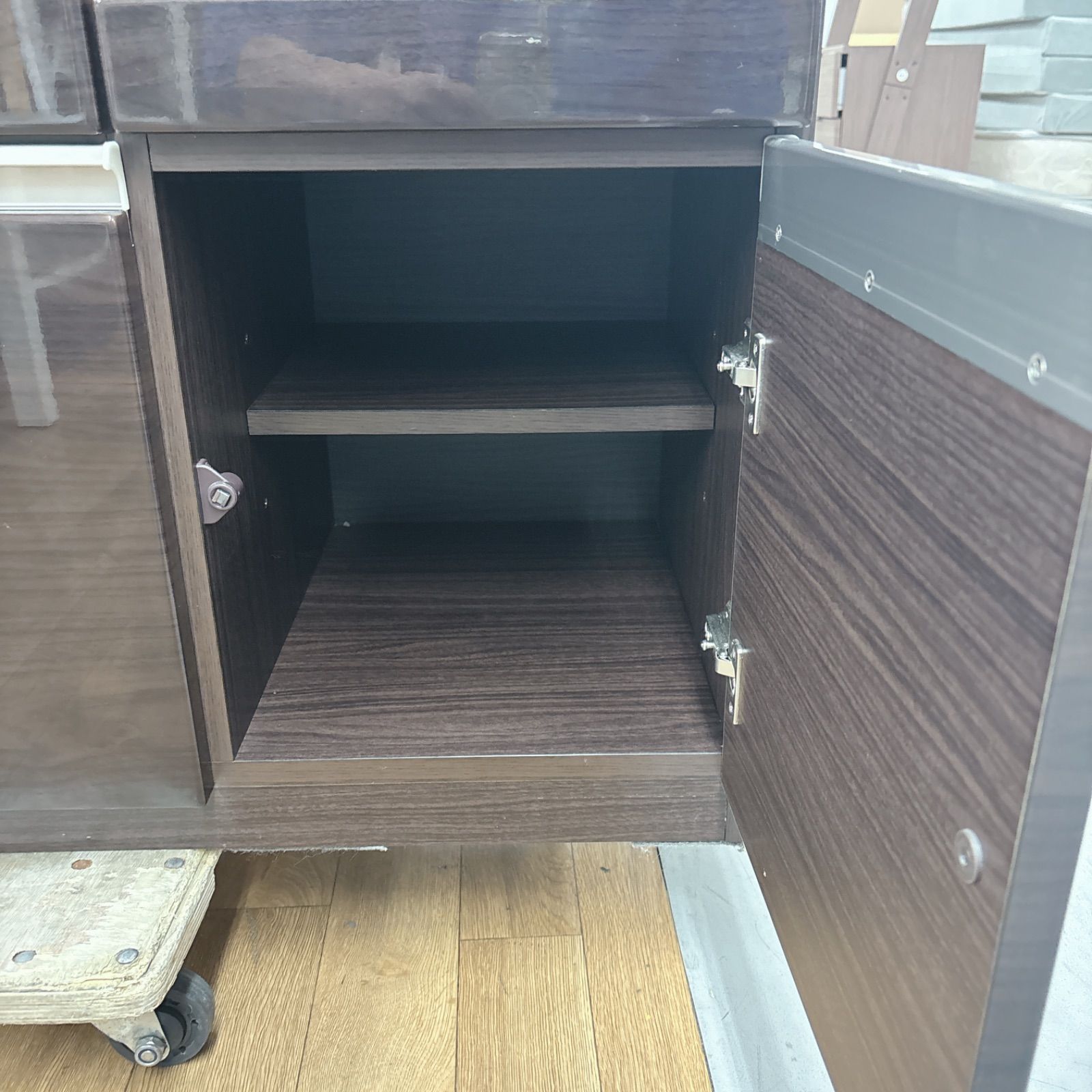 I309 ? 名古屋市近郊配送設置無料！ NITORI キッチンカウンター 食器 