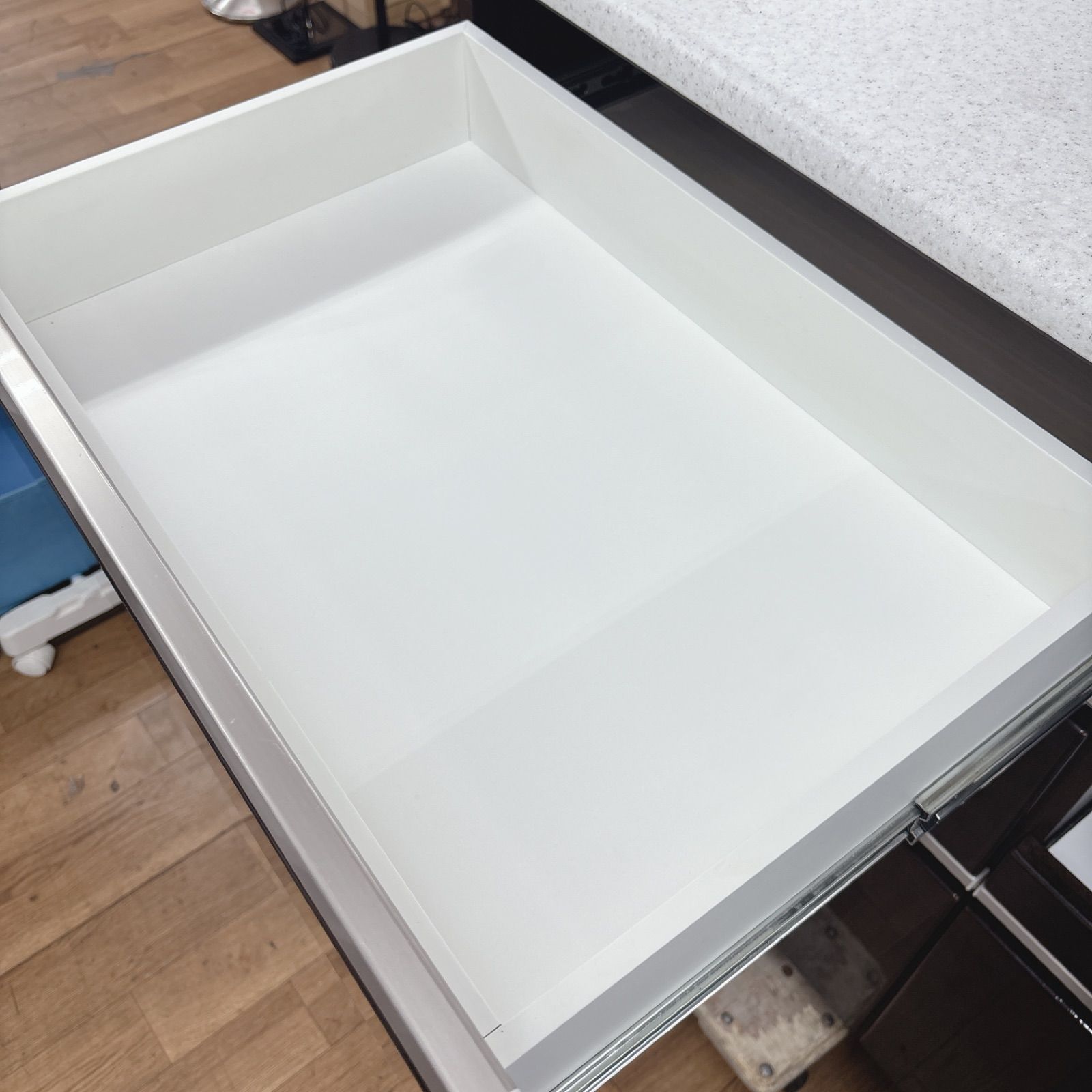 I309 ? 名古屋市近郊配送設置無料！ NITORI キッチンカウンター 食器 