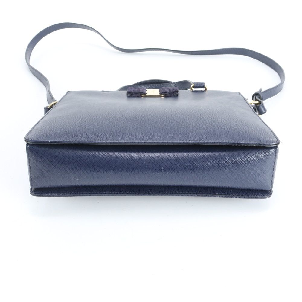 美品 サルヴァトーレフェラガモ ヴァラリボン レザー 2WAY ショルダー 