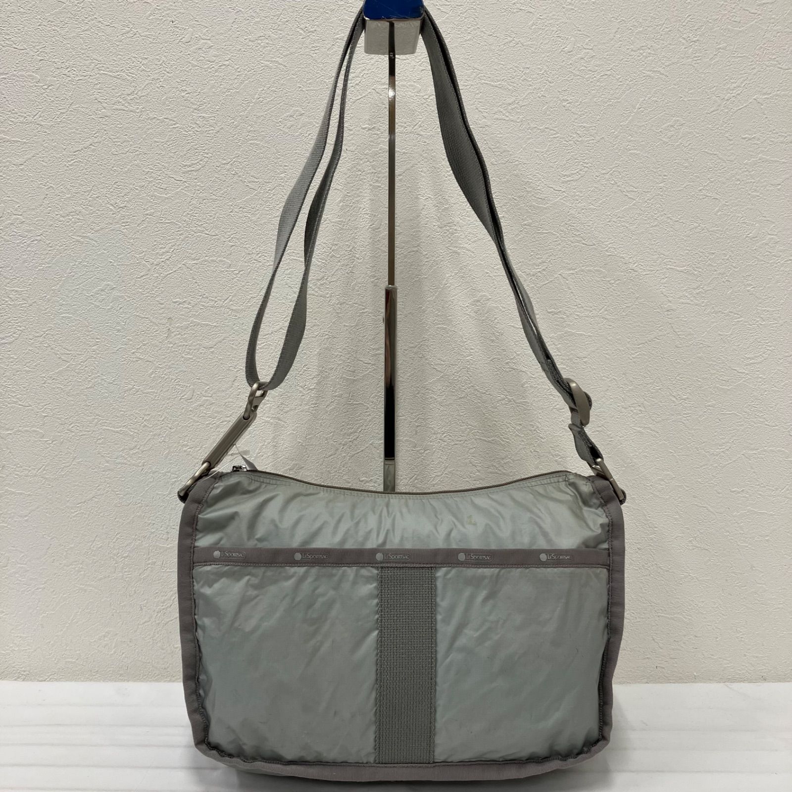 746 LeSportsac レスポートサック ショルダーバッグ 斜めがけ 紐調節 