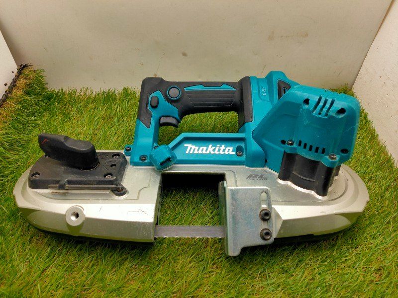 ☆マキタ 充電式ポータブルバンドソー18V バッテリ・充電器・ケース別売 PB183DZ 66mm　動作確認済み
