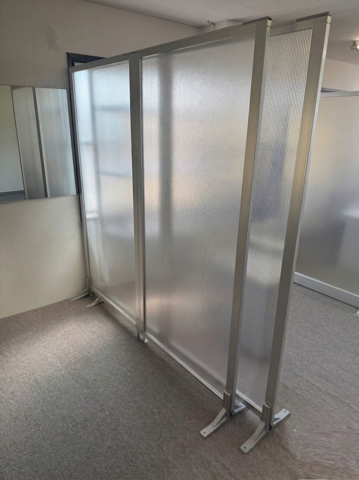 アクリルパーティション 180cm×90cm 2連×2セット 半透明 間仕切り 衝立 軽量 ワークスペース 自立式 事務所 オフィス 直接引取限定