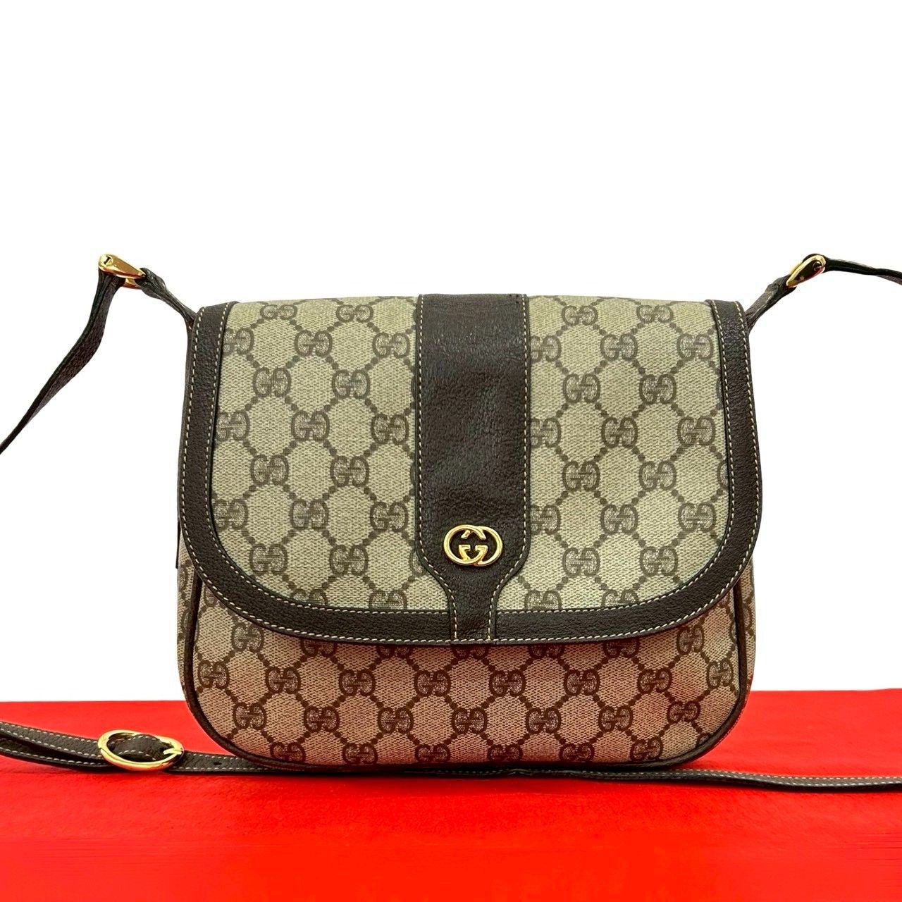 極 美品 希少品 GUCCI グッチ オールドグッチ GG ロゴ 柄 金具 レザー 