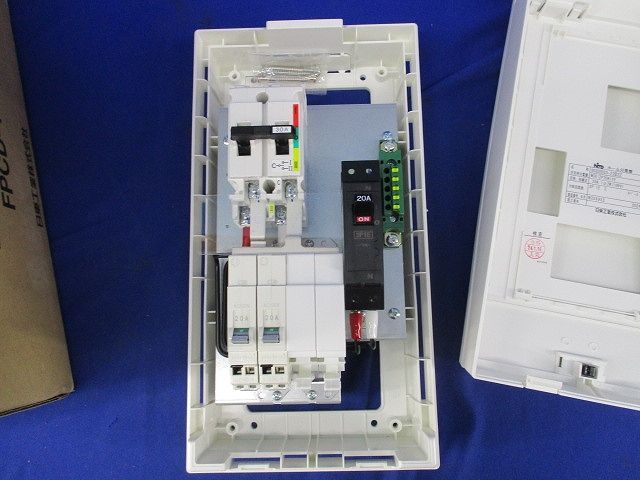 手動切替機能付重要負荷分電盤 HCD2DS3-22B2Z - メルカリ