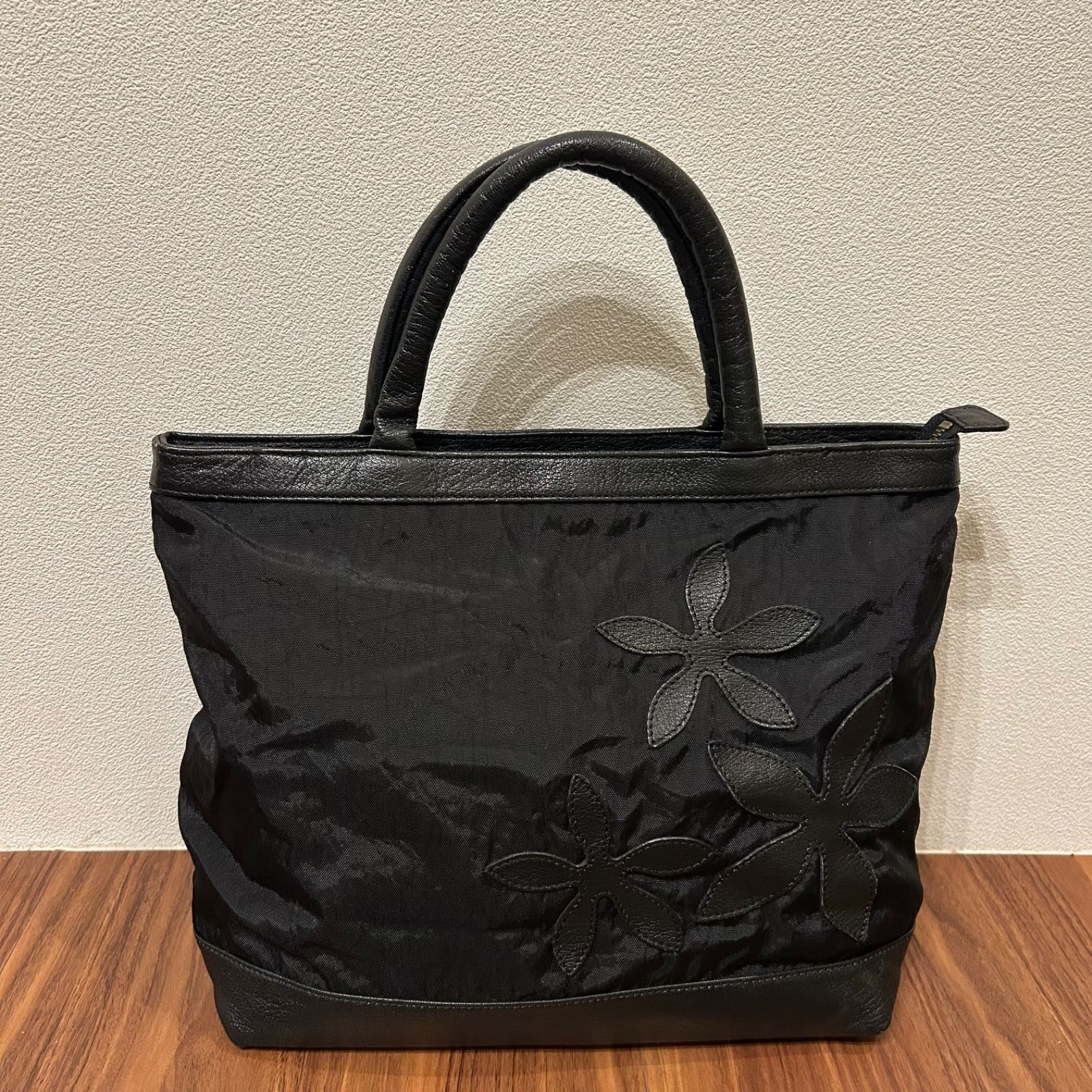 新品未使用】イビサ花柄ナイロンレザーハンドバッグ | ヤマダウェブコム