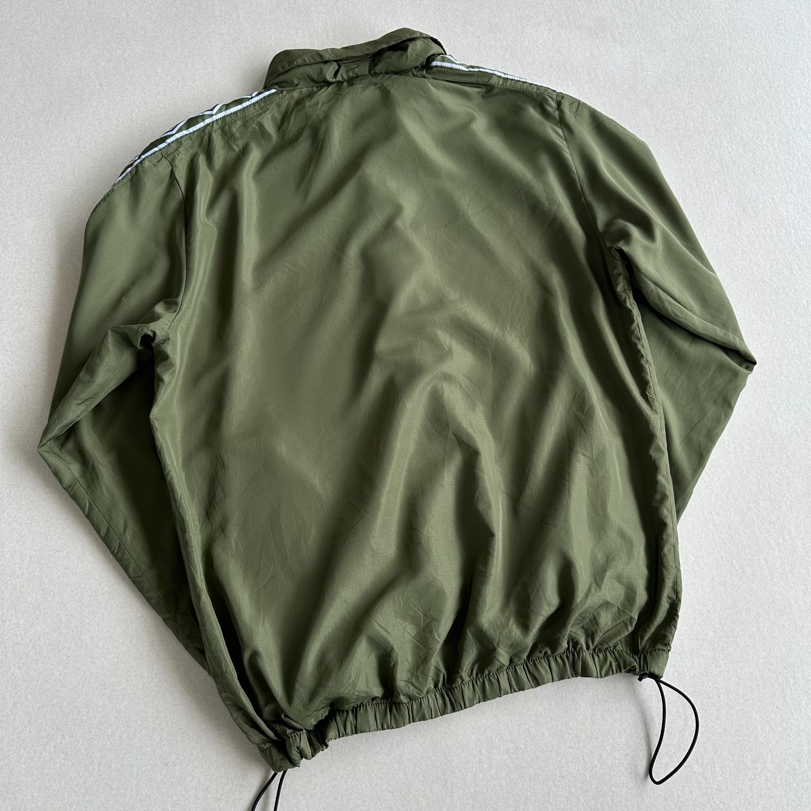 90s アンブロ UMBRO ナイロンジャケット オリーブグリーン S P2591