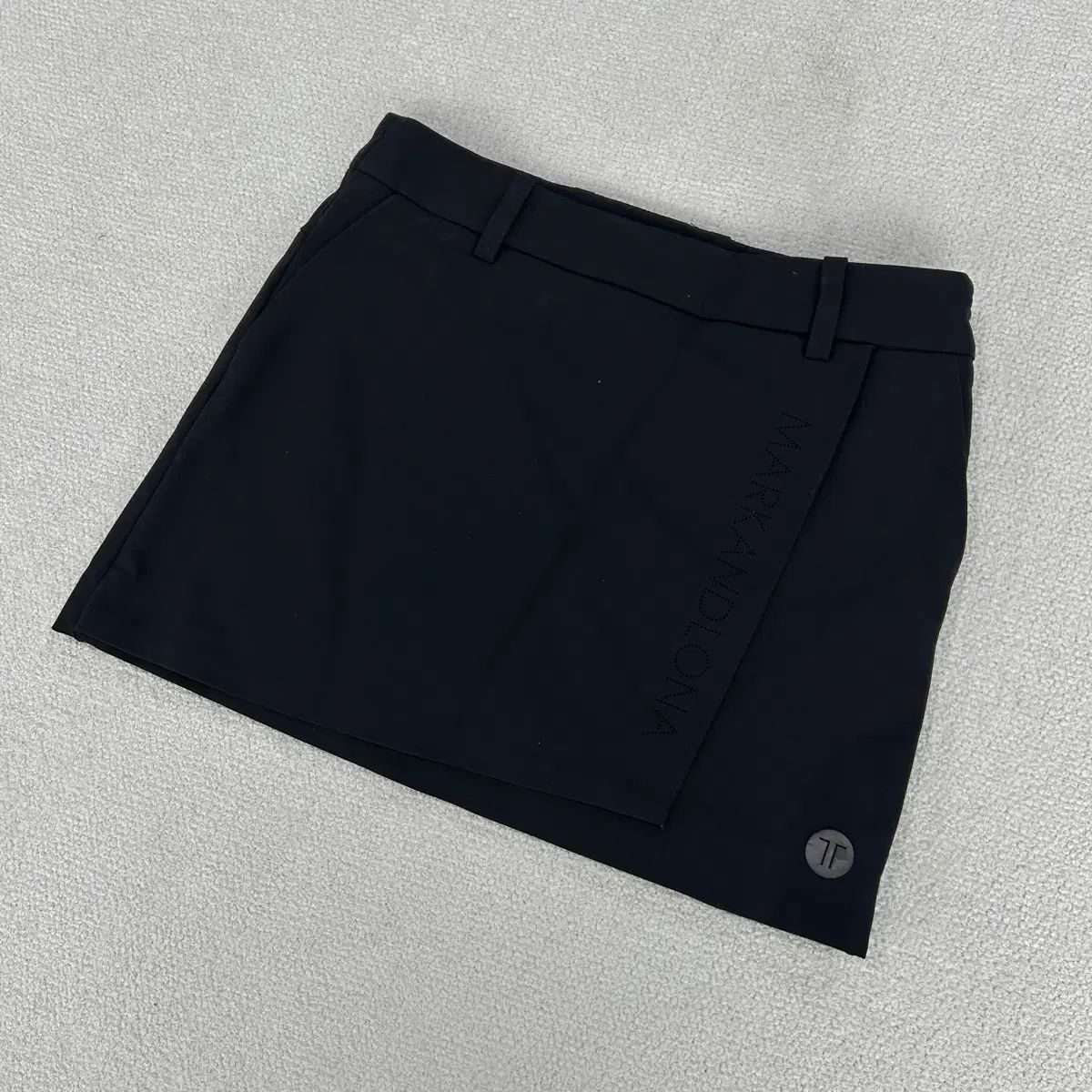 MARK & LONA マークアンドロナ ブラック ラップスカート 正規品 MARK & LONA マークアンドロナ ブラック ラップスカート 正規品