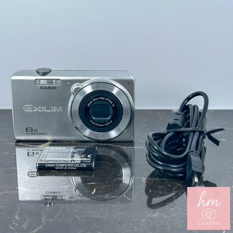 カメラ CASIO EXILIM 6倍ズーム 1610万画素 シルバー 動作品