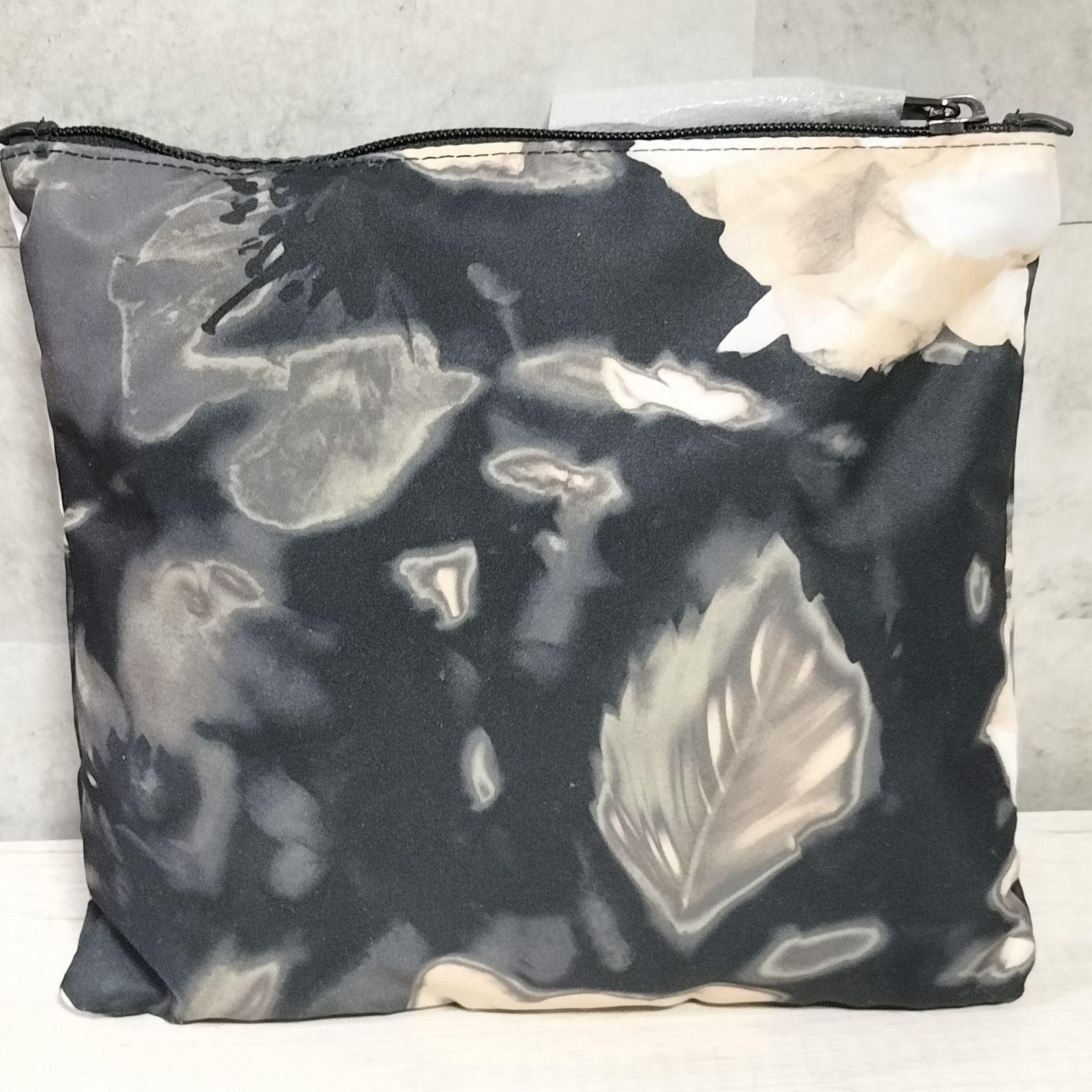 【未使用】TUMI トゥミ ジャストイン フラワー ポーチ付 リュック 花柄 未使用品】TUMI トゥミ Voyageur Backpack ポッカブルリュック ポーチ