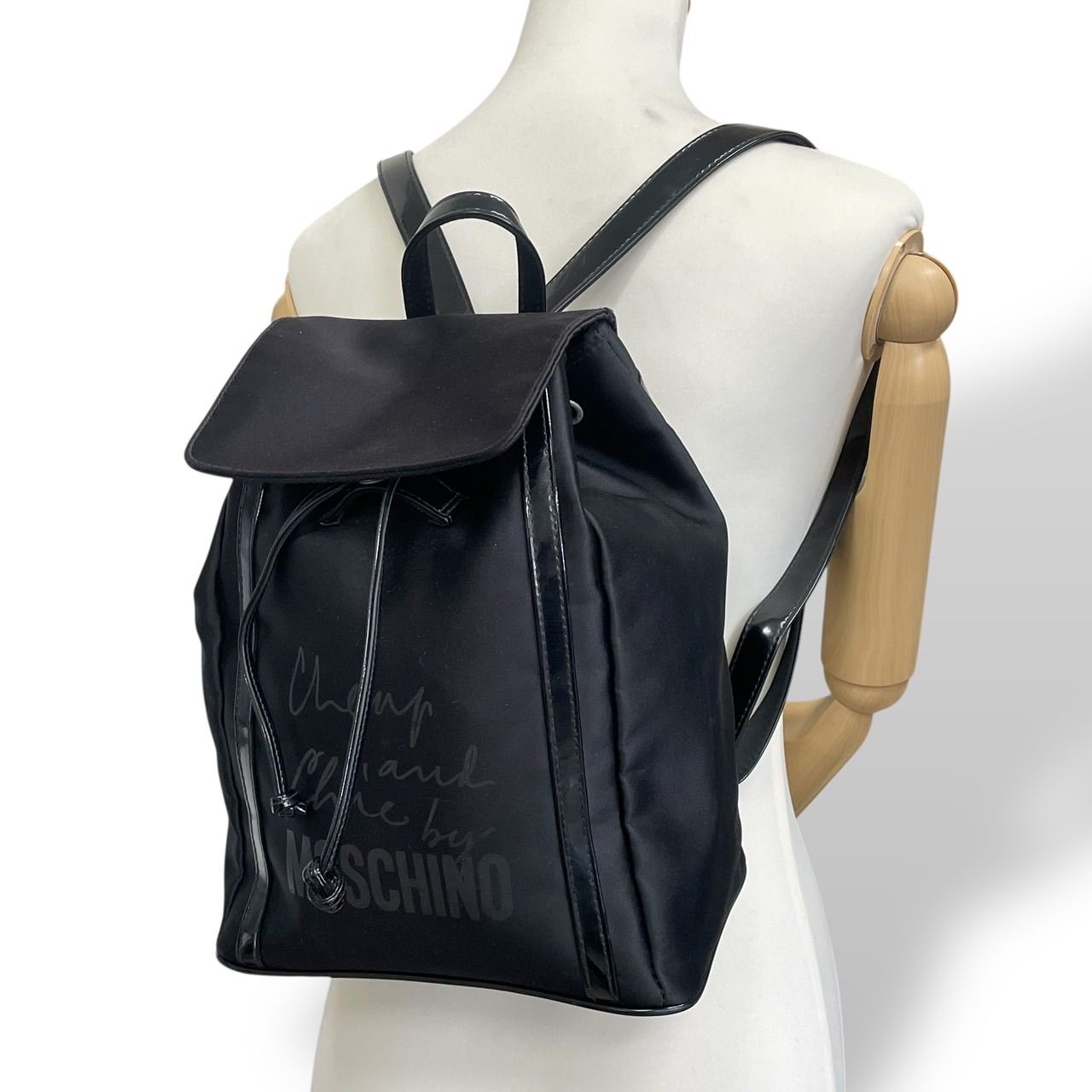 美品 MOSCHINO モスキーノ リュック バッグパック 巾着型 フラップ 