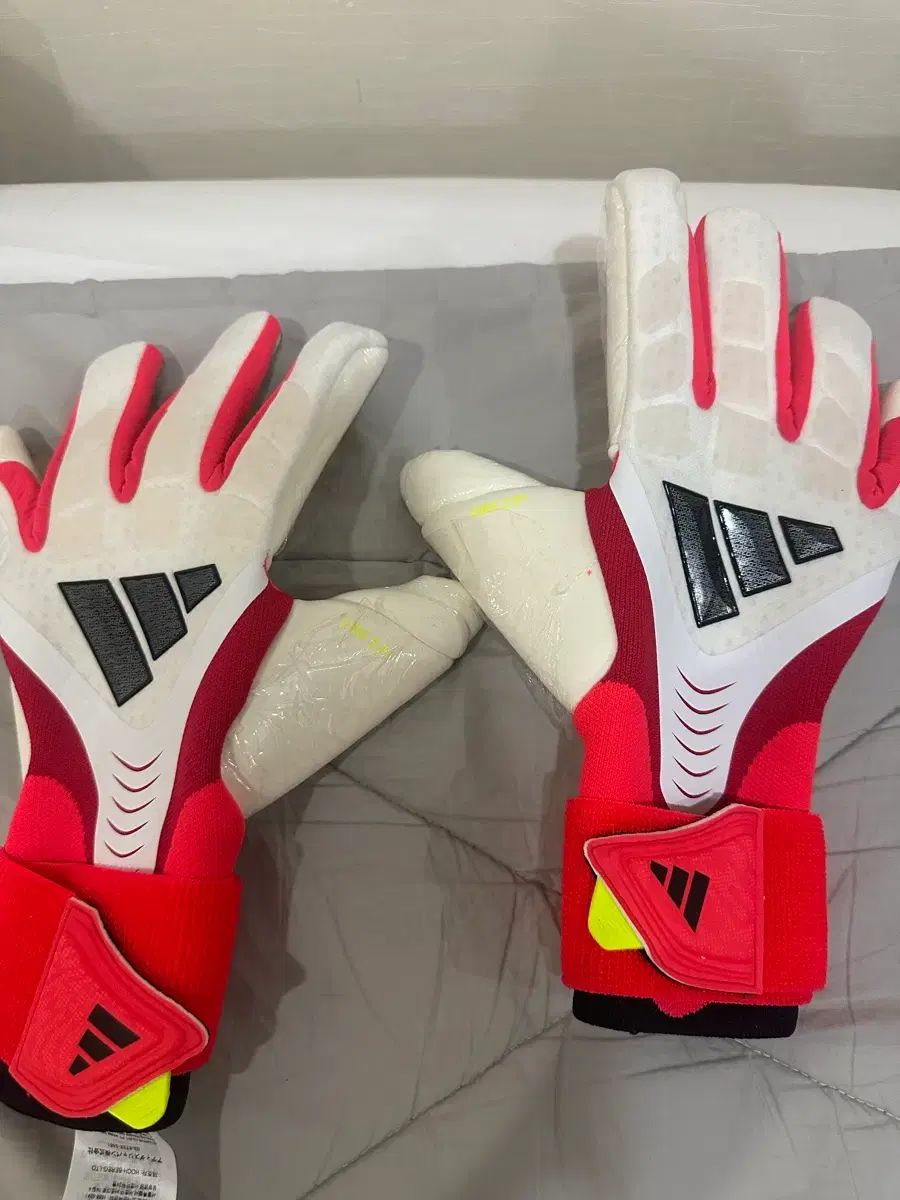 Predator pro Goalkeeper gloves アディダス キーグロ プレデター
