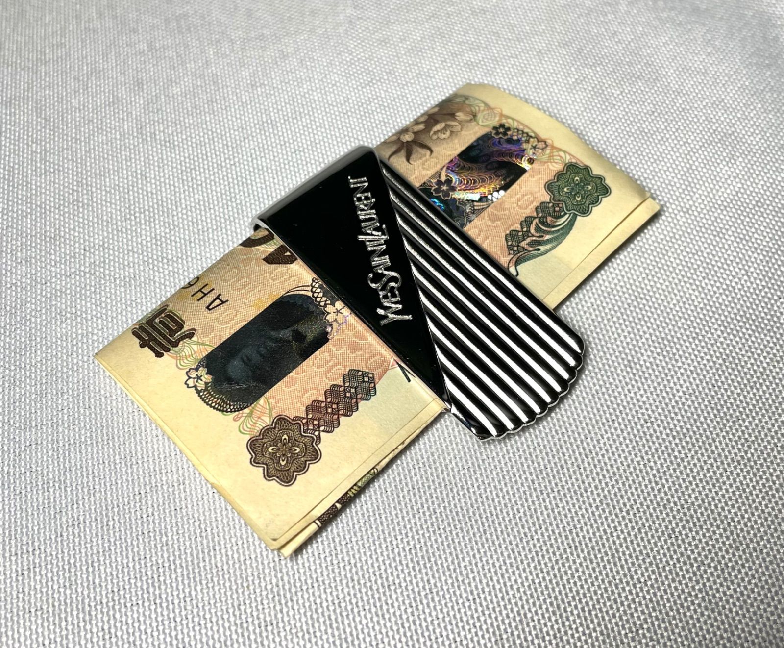 美品 希少 YVES SAINT LAURENT イヴサンローラン ブランドロゴ文字