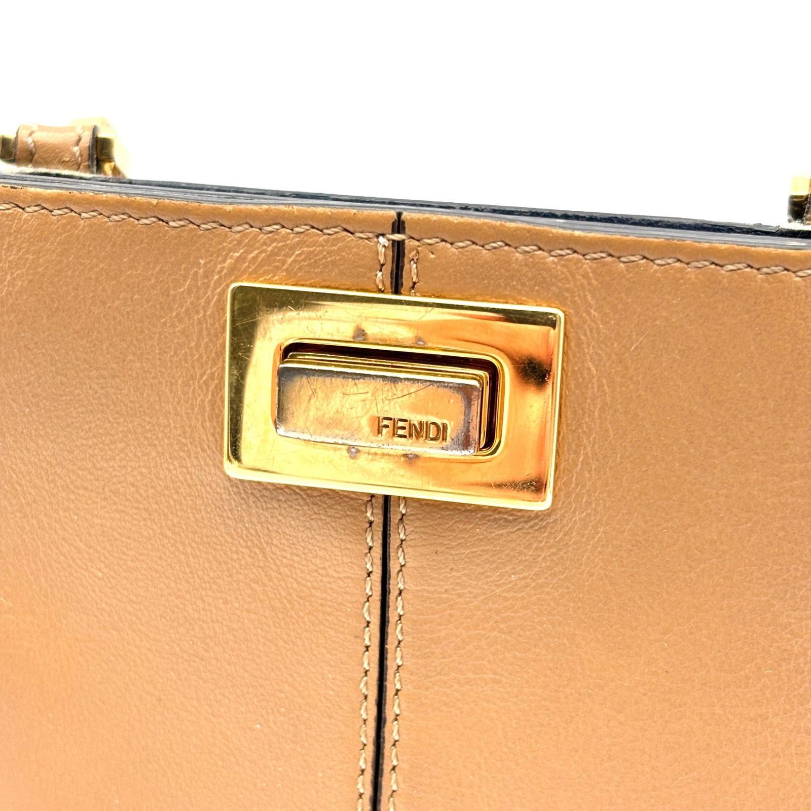 美品 FENDI フェンディ ピーカブー スマートフォンポーチ スマホポーチ