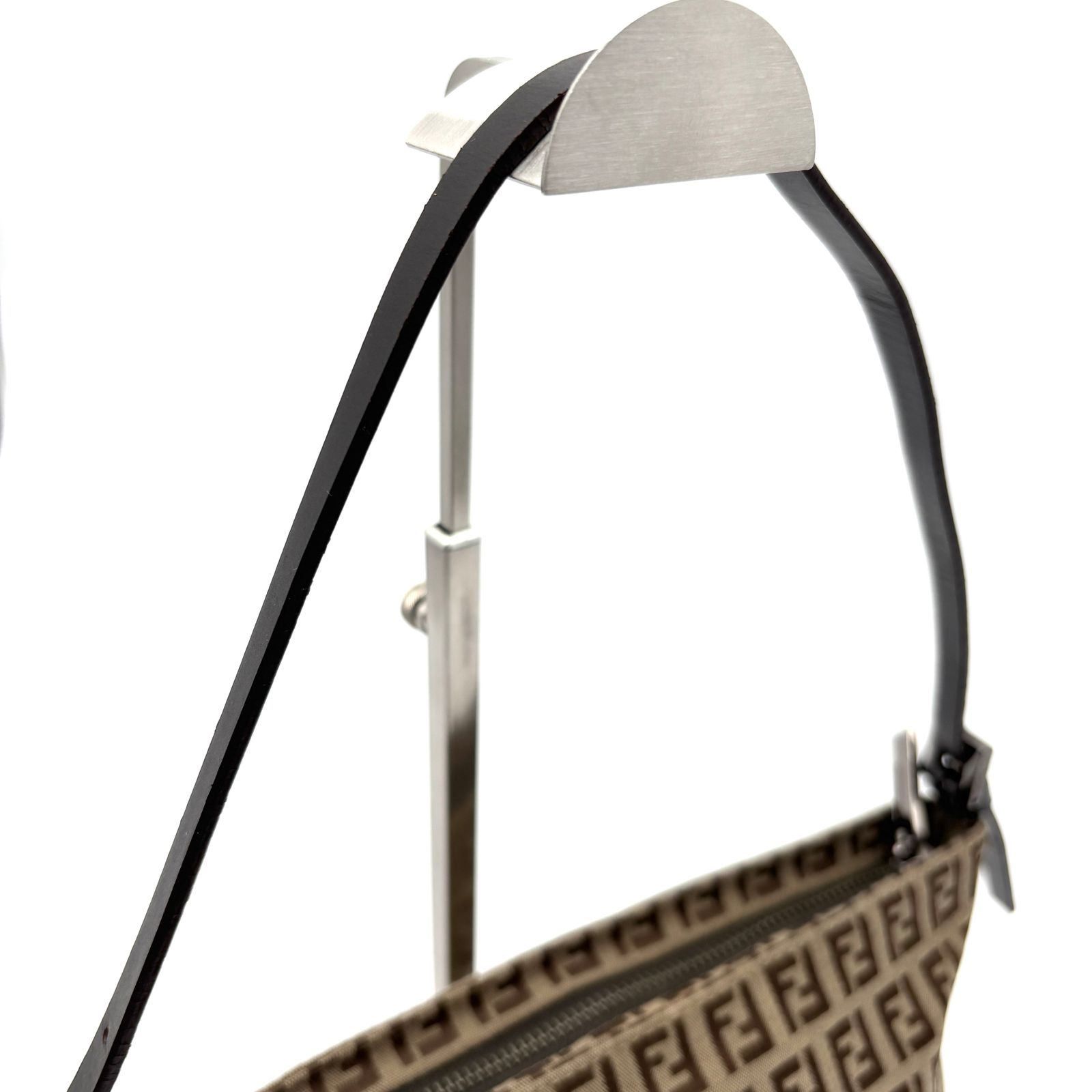 美品 FENDI フェンディ ズッキーノ アクセサリーポーチ 美品 FENDI フェンディ ズッキーノ アクセサリーポーチ
