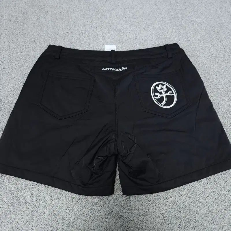 70 CASTELBAJAC カステルバジャック 防風 ハーフパンツ ゴルフ 70 CASTELBAJAC カステルバジャック 防風 ハーフパンツ ゴルフ