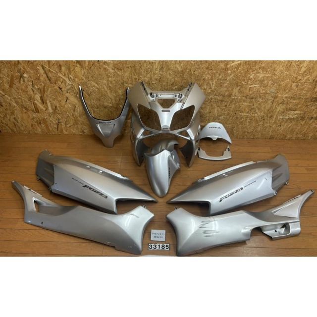 [AAX 33185]ホンダ HONDA フォルツァ MF06-120 外装カウルセット アッパー サイド リア フェンダー 割れ多々あり