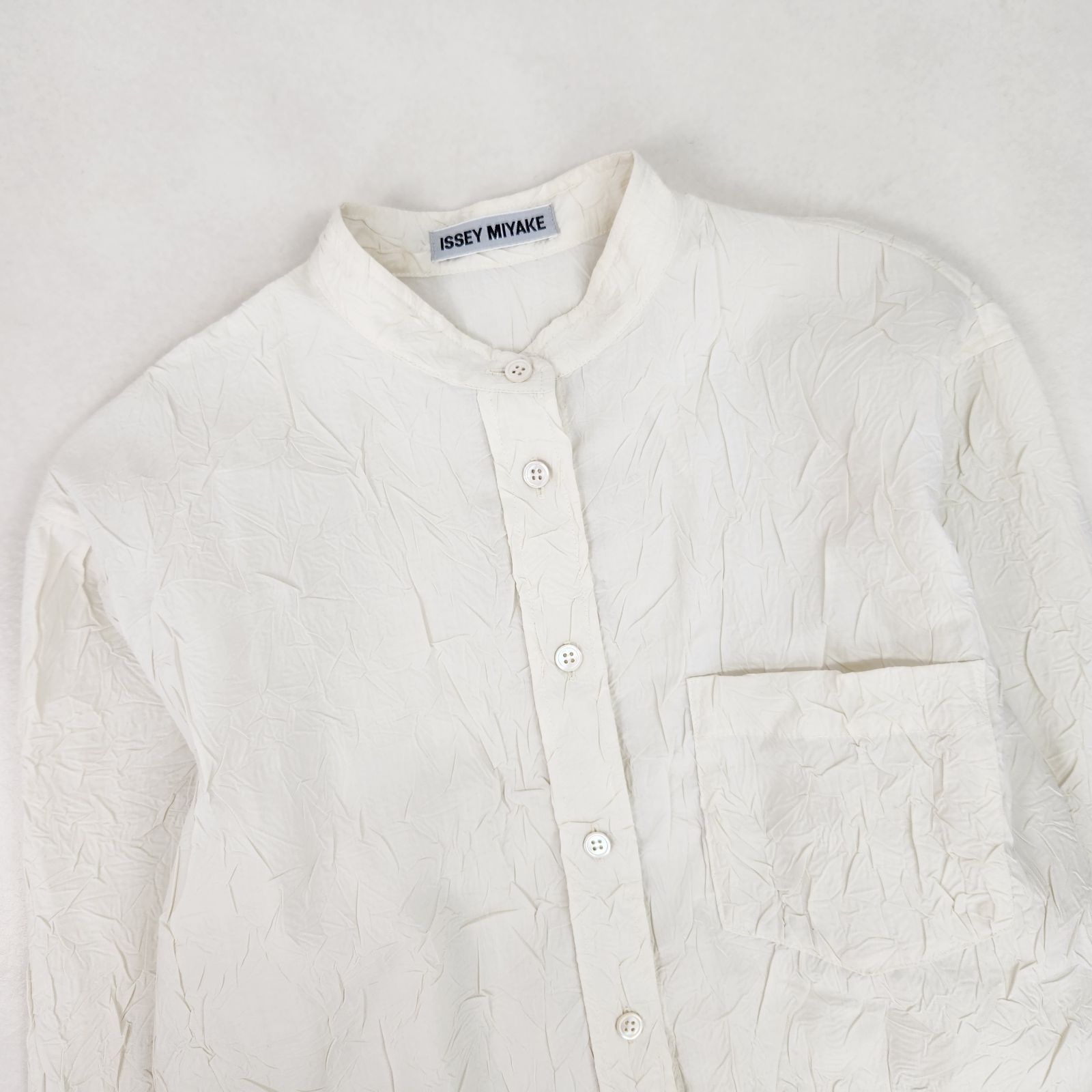 ファッション ISSEY MIYAKE しわ加工 ホワイト長袖シャツ