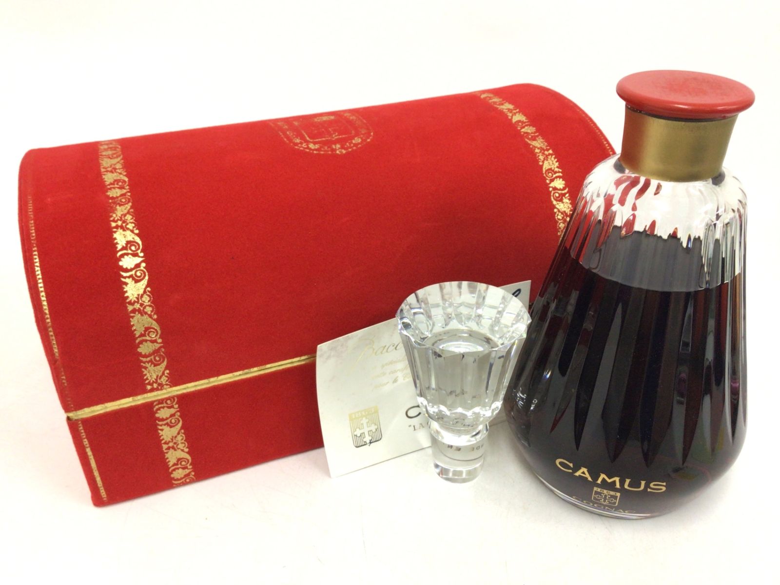 CAMUS（カミュ）カラフェ バカラ 40％ 700ml専用ボックス付き 未開栓