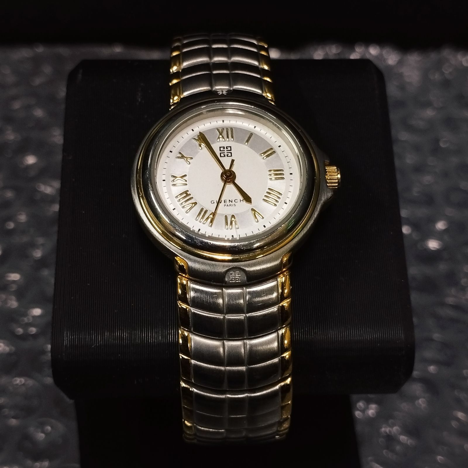 D38028】（現状稼働品）GIVENCHY ジバンシー 4Gロゴ 腕時計 - メルカリ