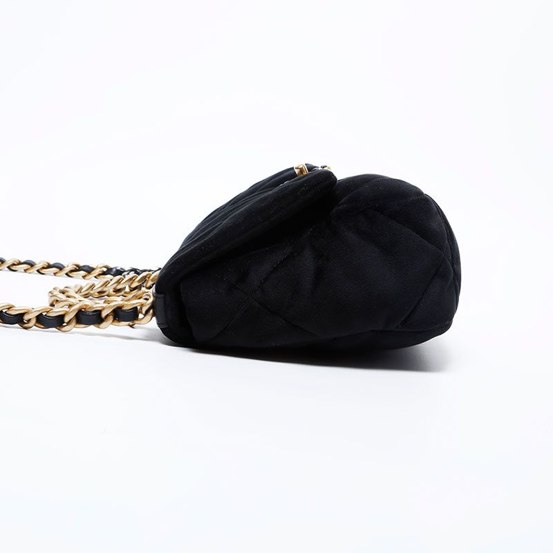 シャネル CHANEL 30番台 ベルベット Chanel19 ショルダーバッグ【中古】 CHANEL シャネル ショルダーバッグ 30番台 ベルベット Chanel19【中古