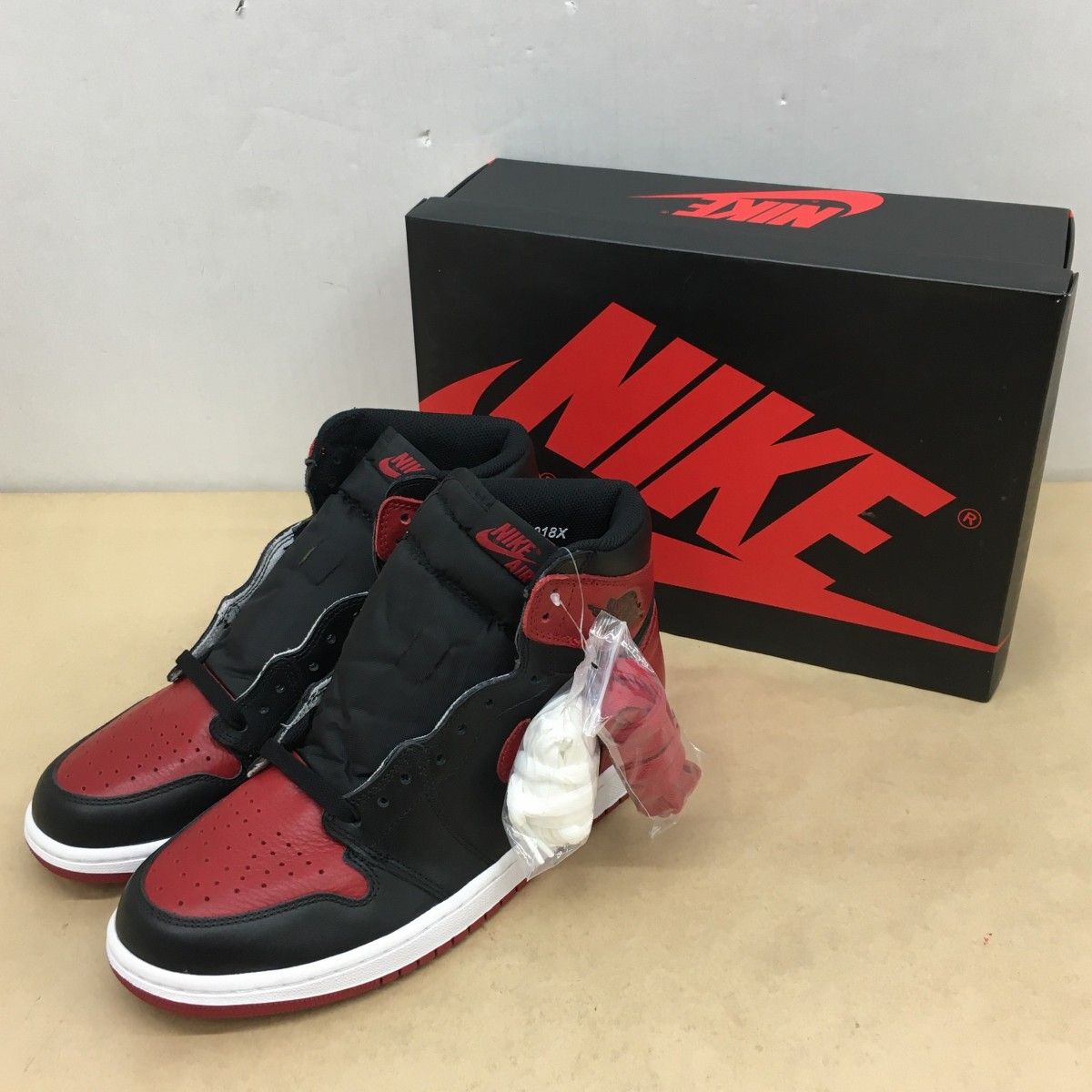 未使用 NIKE AIR JORDAN 1 RETRO HIGH OG Bred 555088-001 サイズ27.5 
