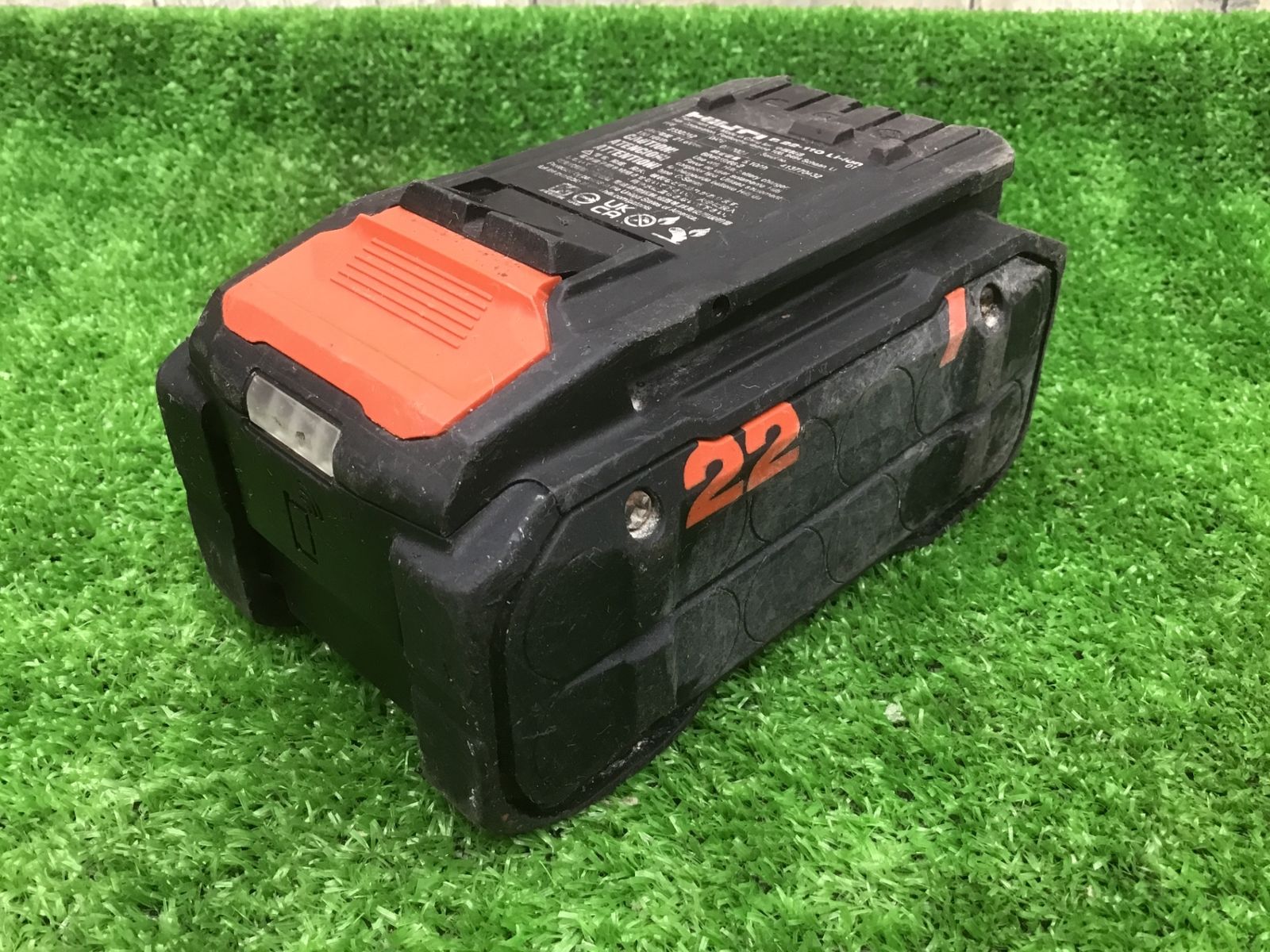 中古動作品】ヒルティ(Hilti) リチウムイオンバッテリー B22-110