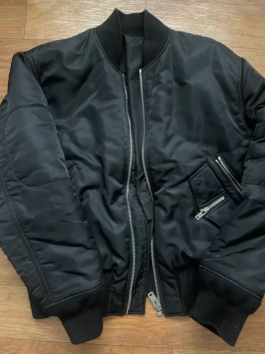 加水分解あり　マルジェラエナメルブルゾン Maison Margiela（旧Maison Martin Margiela）（ブルゾン）のフリマ